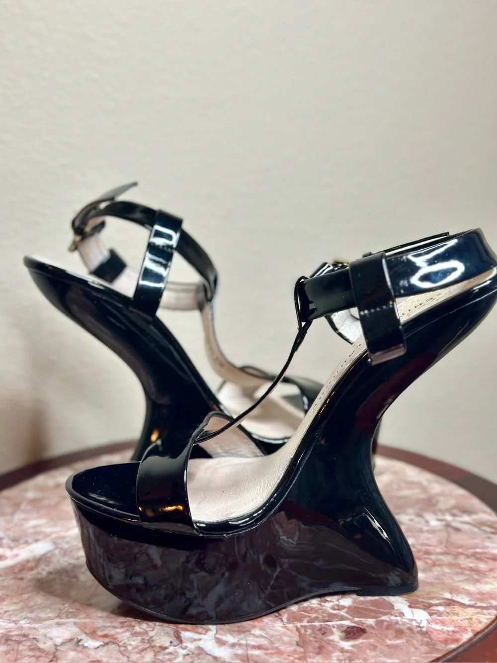 Chinese Laundry glossy black